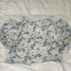 Kaileigh Blue and White Floral Blouse